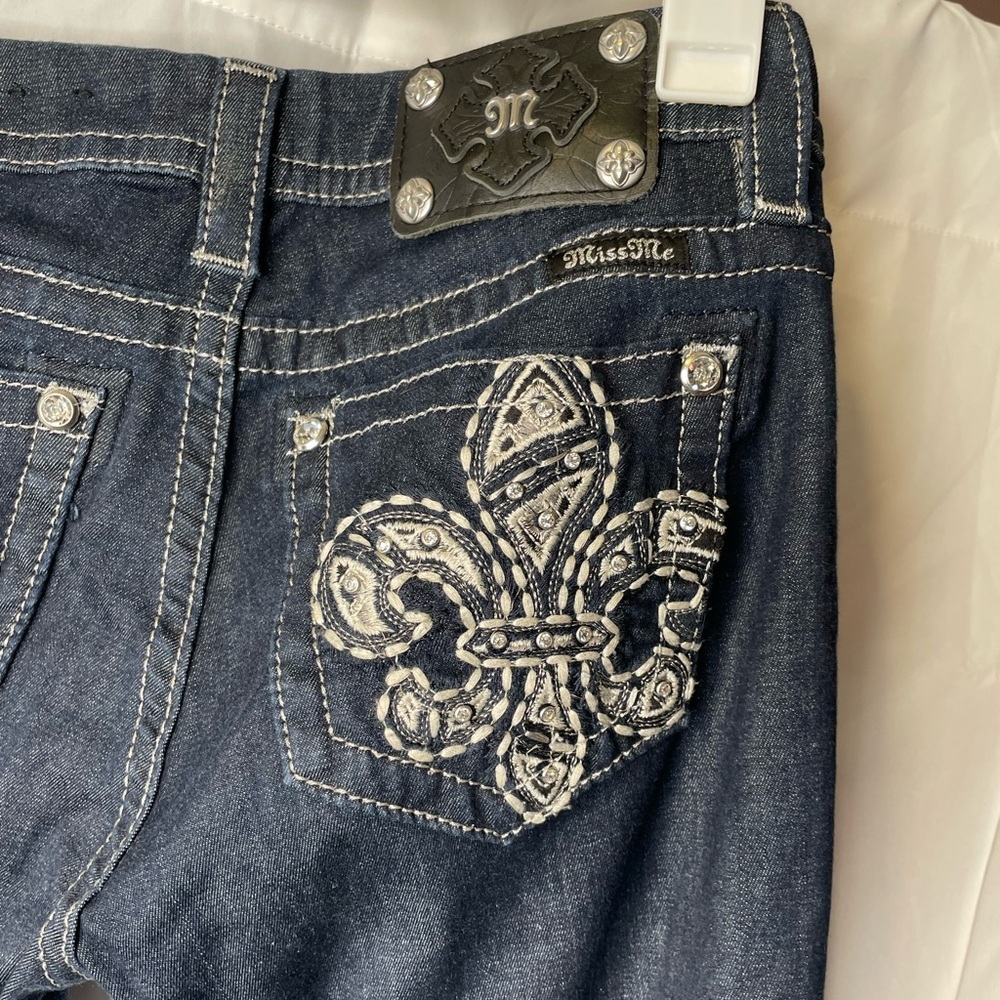 Miss Me Mid-Rise Easy Skinny Jeans - Picture 3 of 4